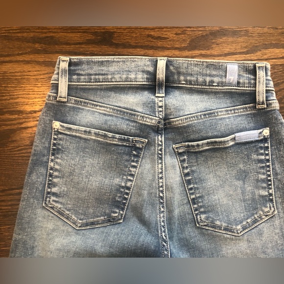 COPY - 7 For All Mankind Cropped Alexa Denim. Size 24. Excellent condition! - Picture 9 of 9